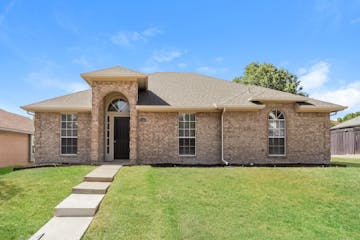 1146 Weaver St Cedar Hill, TX 75104